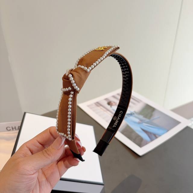 with packaging Chanel Chanel new small pearl narrow version headband, retro hea
