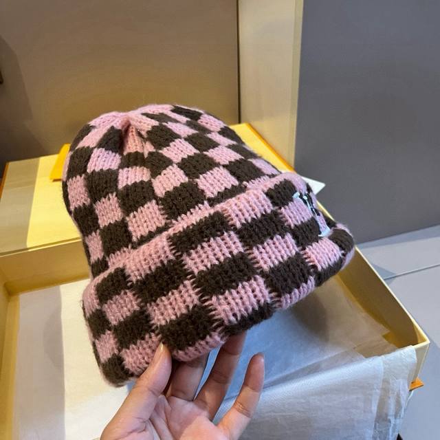 Lv Louis Vuitton checkerboard knitted beanie, unisex style DDD