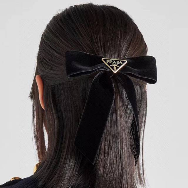 with packaging Prada Prada celebrity-style bow hairpin, triangle logo velvet sl