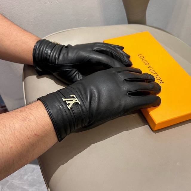 2025 New Exclusive First Launch Touch Screen Men's Gloves Lv Original Quality Of