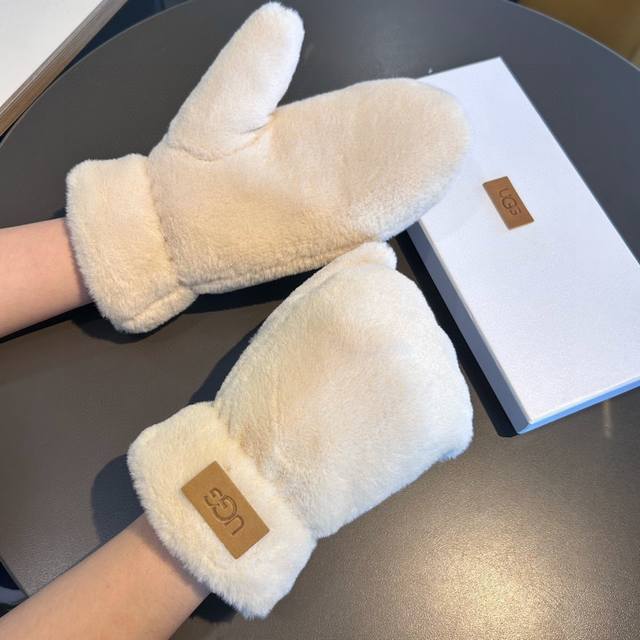 Ugg2025 autumn and winter lazy rabbit wool gloves are worth comparing the same s