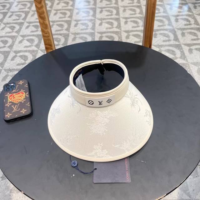 Lv Louis Vuitton summer new counter men's and women's sun hats with open tops, b