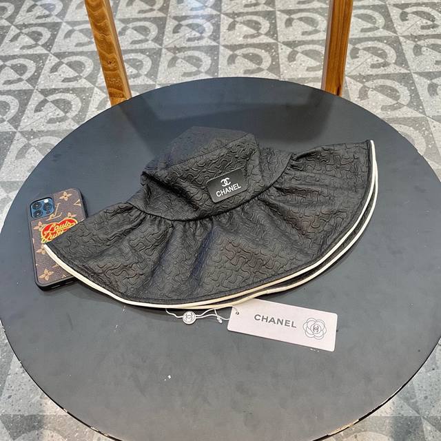 Chanel Chanel new original single bucket hat, sun protection and super easy to m