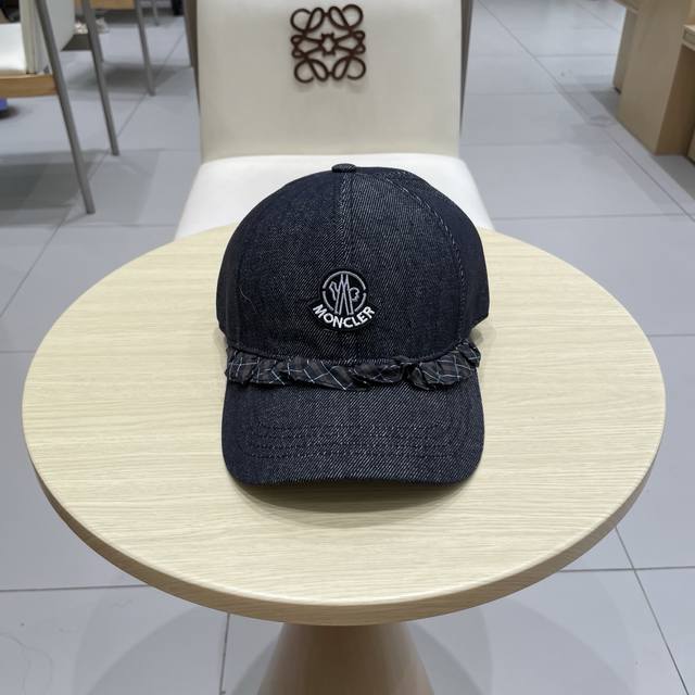 2025 spring and summer new Moncler baseball cap, young and fashionable wear colo
