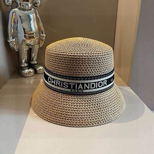 Dior new straw hat, made of Japanese papyrus, running volume king, head circumfe