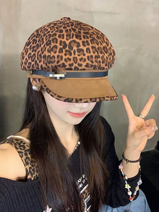 Prada 2025 new leopard print octagonal hat for women, spring and autumn travel