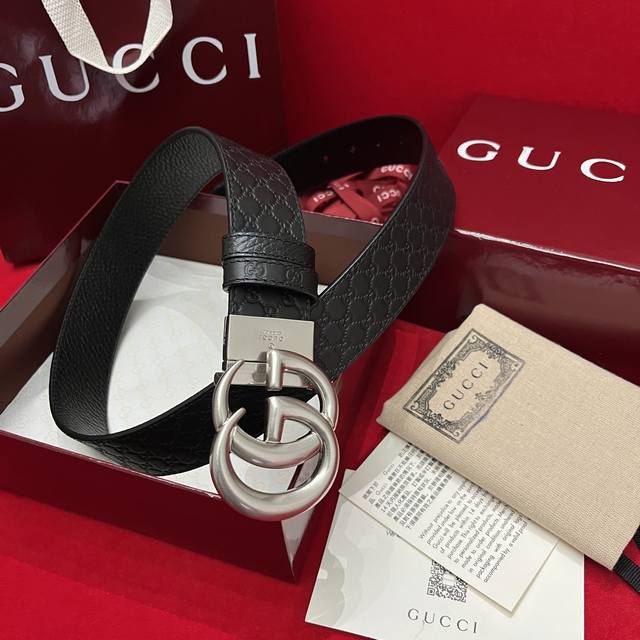 A replica of the G-brand original, width 3.7mm, a classic yet innovative design