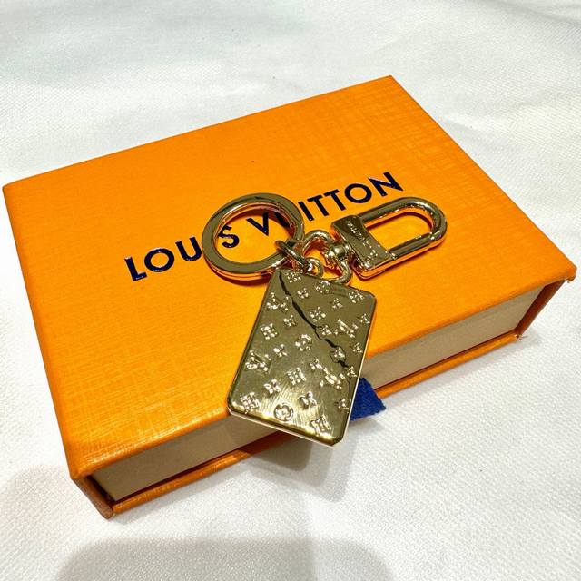 Original packaging with pictures Louis Vuitton classic monogram car key bag. Ex