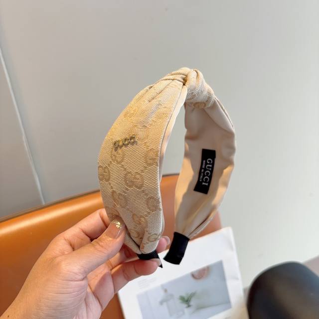 with packaging Gucci classic monogram wide-brimmed headband, a must-have item f