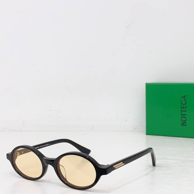 Bottega Venet*Model: Bv1388Ssize: 57 ports 19-145 DDD