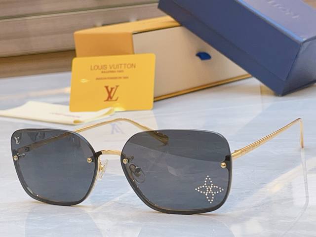 Louis Vuitto* New Sunglasses, Model: Z2051U, Size: 63/17-142 DDD