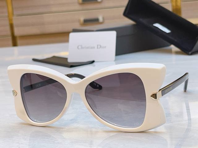 Dio* New Sunglasses, Model: Diorbutterfly S1I, Size: 53/16-145 DDD