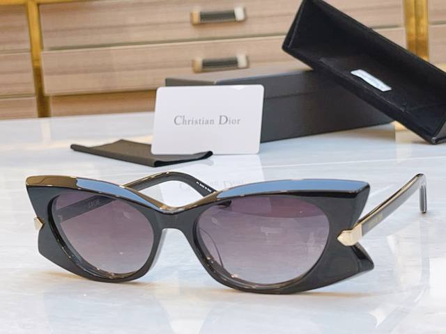 Dio* New Sunglasses, Model: Diorbutterfly S2I, Size: 54/17-145 DDD