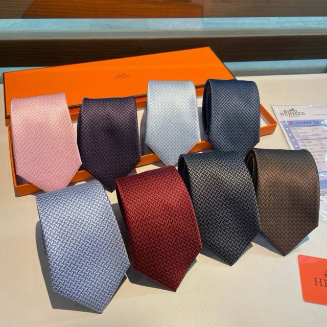 Men's new tie series with geometric H pattern ties. Rare H produces a thousand