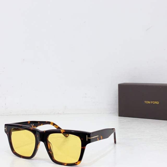 Tom For* Model: Ft1280 Size: 53 ports 19-145 DDD