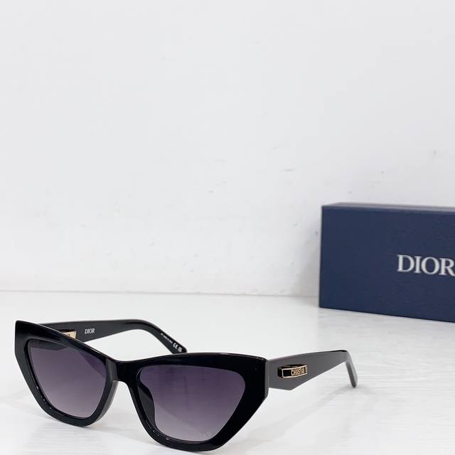 Dio* Model:Cdior B61Xr Size: 56 ports 16-140 DDD