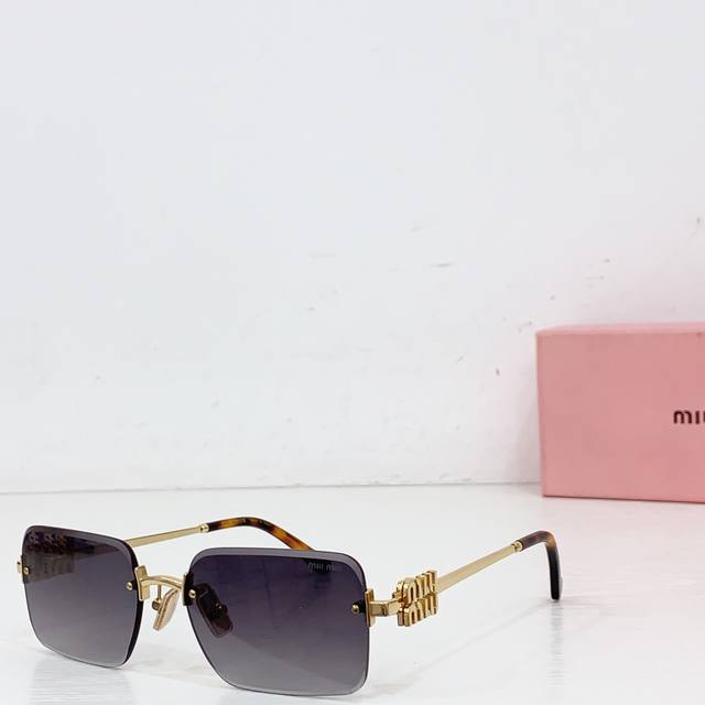 Miu M*Model: Mu99Avsize: 57 ports 18-142 DDD