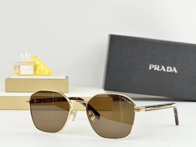 Prada Model: Pr C50S Size: 54 ports 20-145 DDD