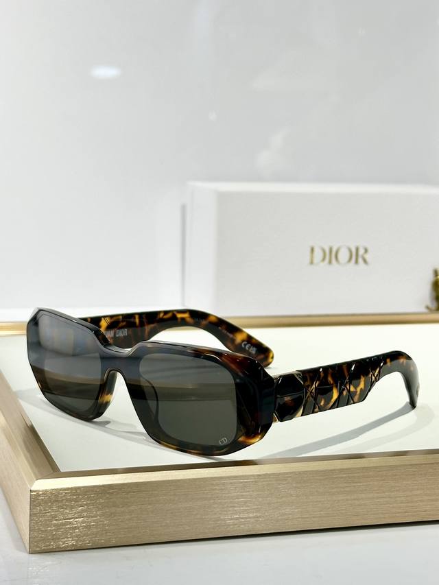 Christian Dior Mod:Laby95.22 A3I Size:50 port 21 140 DDD