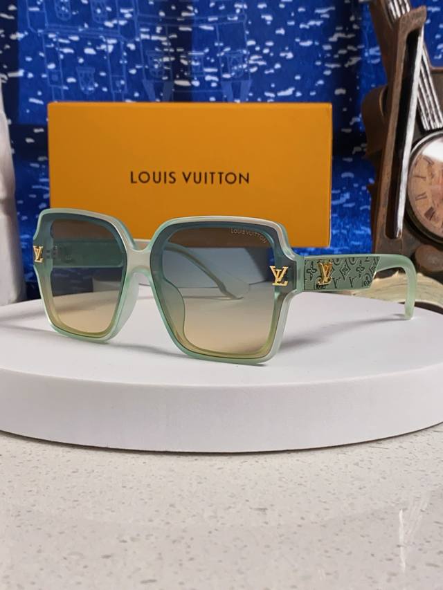 Lv Louis Vuitton 2025 new women's square frame sunglasses driving sunglasses new