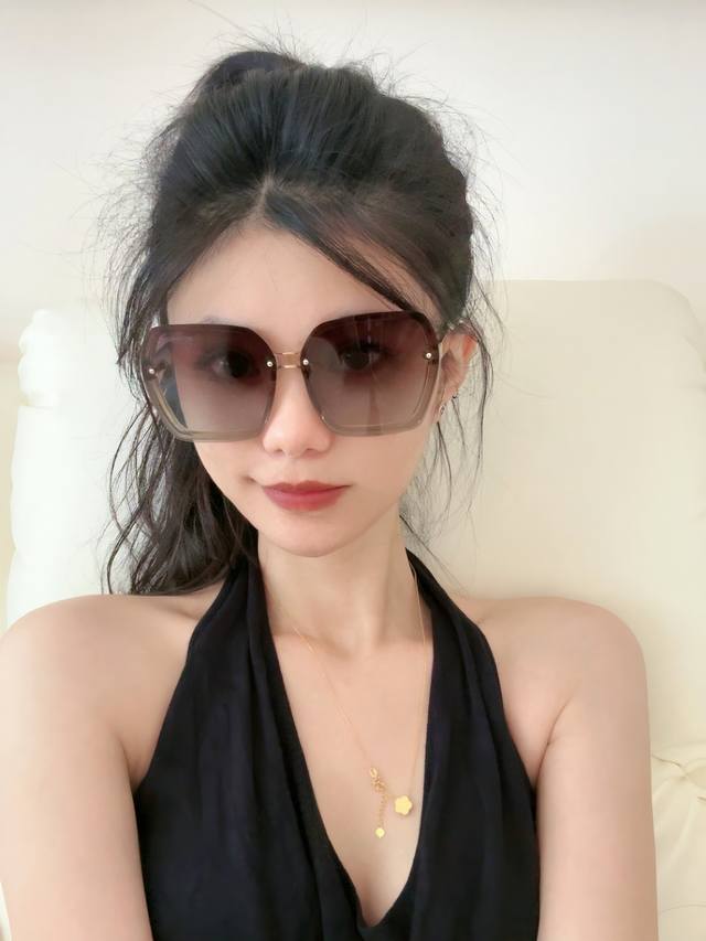 Chanel's new polarized sunglasses are trendy and fashionable for women. They are