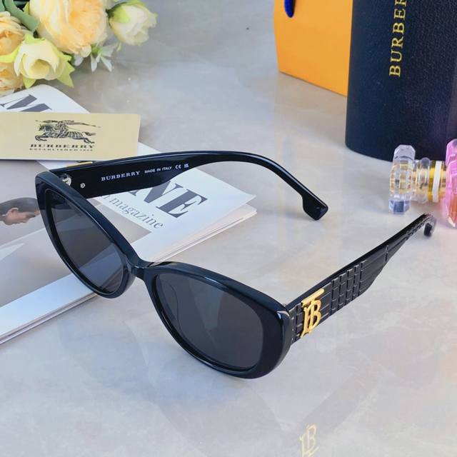 Burberr* Retro cat-eye sunglasses for women 2025 new style high-end internet cel