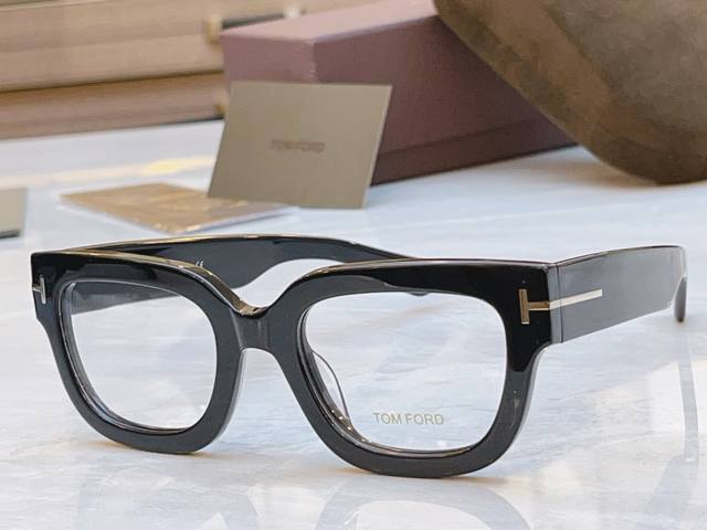 Tom For* Tom Ford new glasses frame, Model: Tf5635-B, Size: 52 20-145 DDD