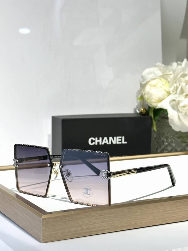 Chanel Mod:5812 S Size:64 ports 12-140 DDD