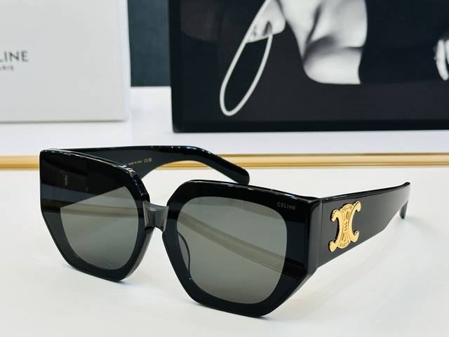 Celine Cl42127U Size: 54 21-145 Has always been a hot-selling style, European an