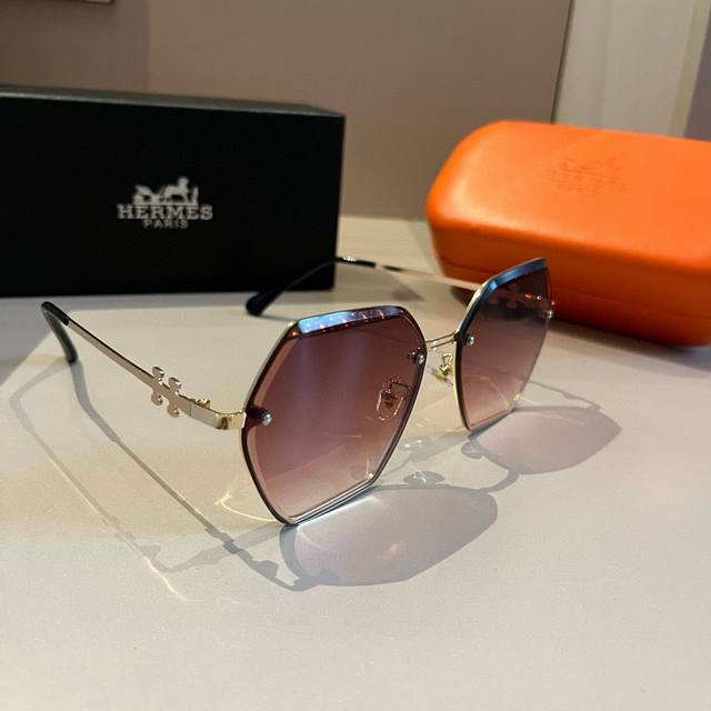 Hermes women's sunglasses, ultra-high-end custom-made, a must-have for travelin