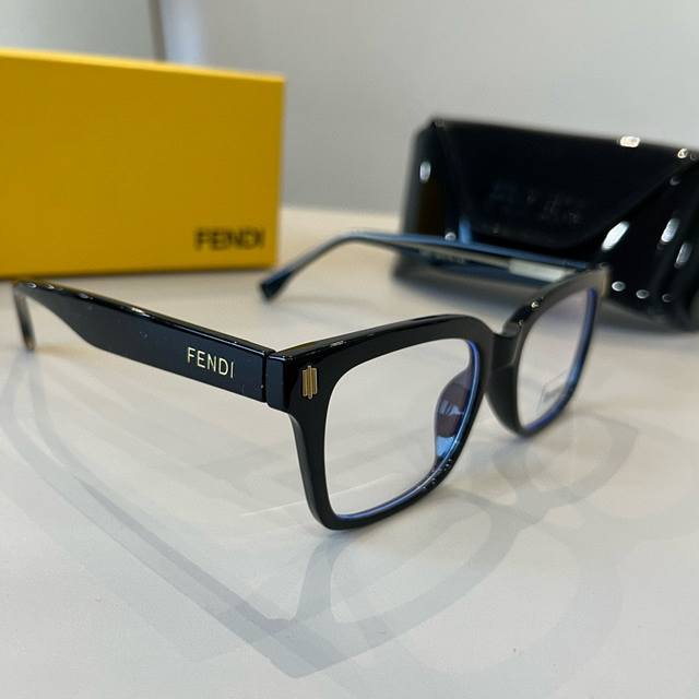 Optical mirror makeup artifact Fd Fendi official early spring new model, many s