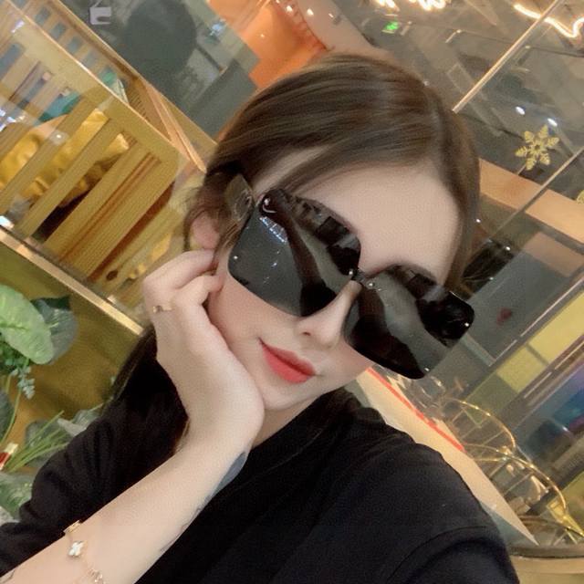2025 new style, D family women's large frame one-piece trendy polarized sunglass