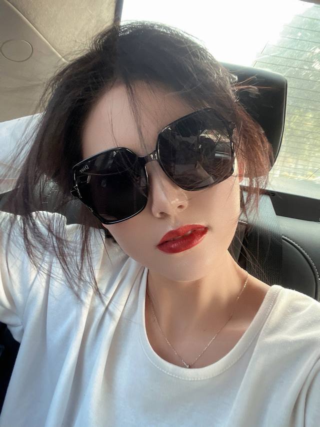 Dior women's sunglasses 2025 new style, the most fashionable sunglasses for trav