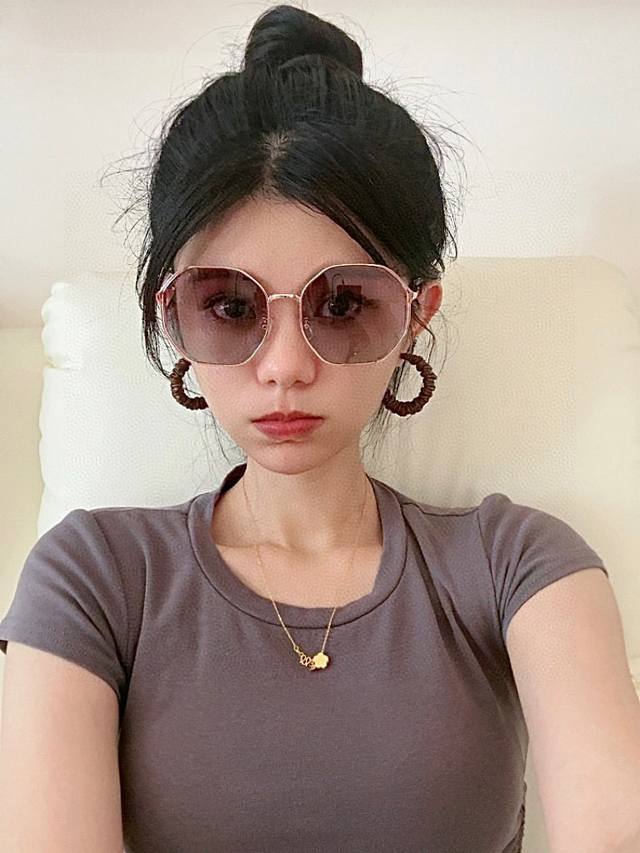 Chanel 2025 official Chanel new large-frame polarized sunglasses, the same style
