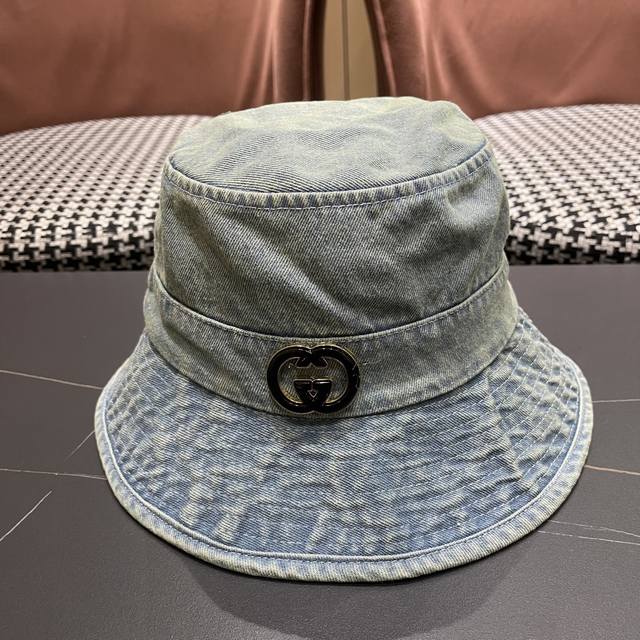 Gucci 2025 new washed denim bucket hat is very trendy! Casual sports style, clas