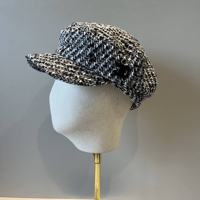Chanel new duckbill painter hat, head circumference 57cm DDD