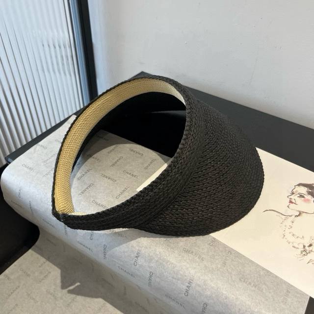 Da Wang's new paper straw headband sun hat empty top hat DDD