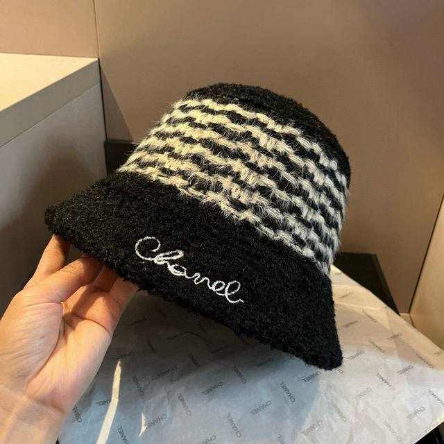 Chanel lambswool bucket hat, head circumference 57cm DDD