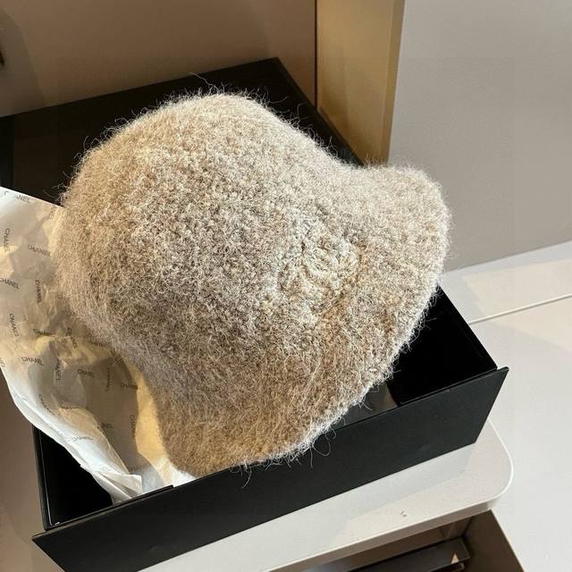 Chanel Chanel new wool hand-grab bucket hat, simple lady style, head circumferen