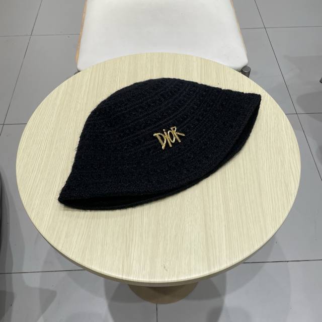 Dior Dior crocheted hollow autumn and winter new knitted hat female elegant lady