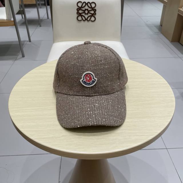 Moncler autumn and winter new wool baseball cap, young and fashionable wear colo