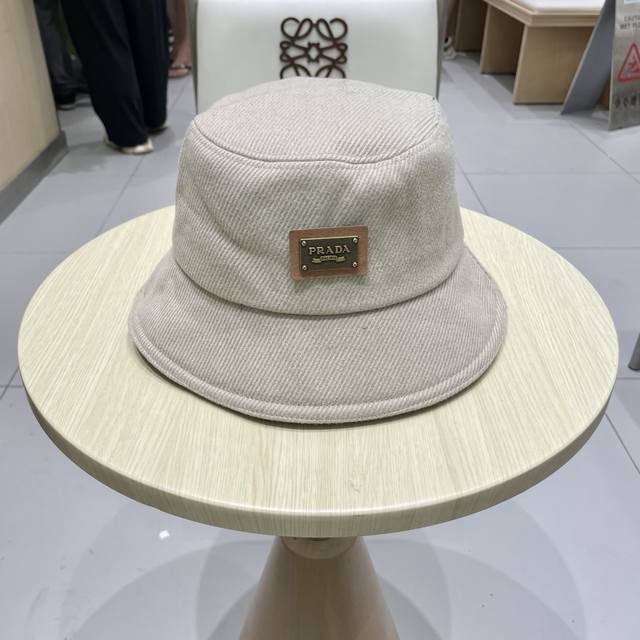 Prada 25 autumn and winter new big brand bucket hat, small face look big brand s