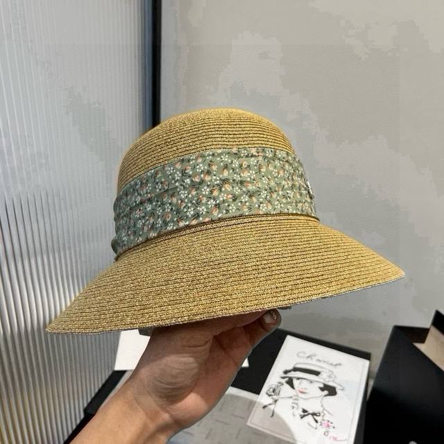 Dior new straw hat, sun-proof beach straw hat, head circumference 57cm DDD