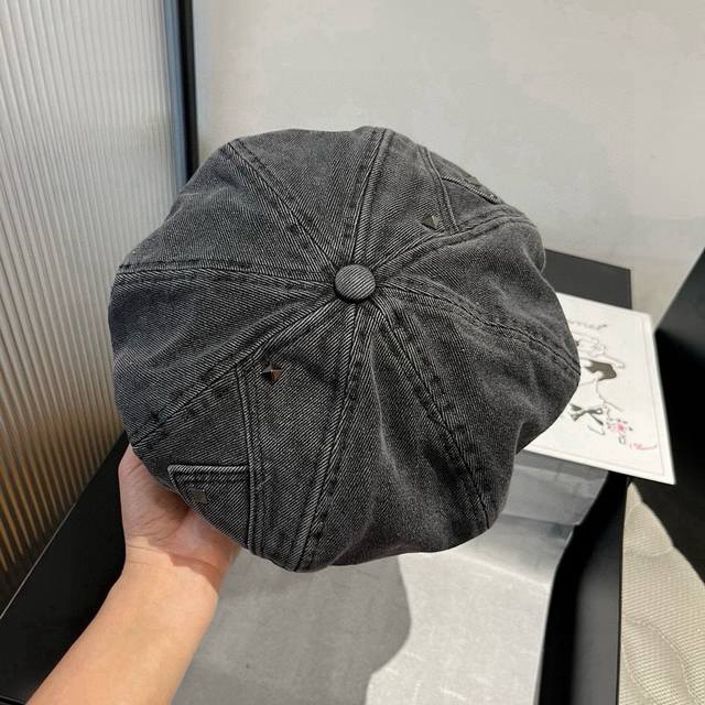Prada new beret DDD