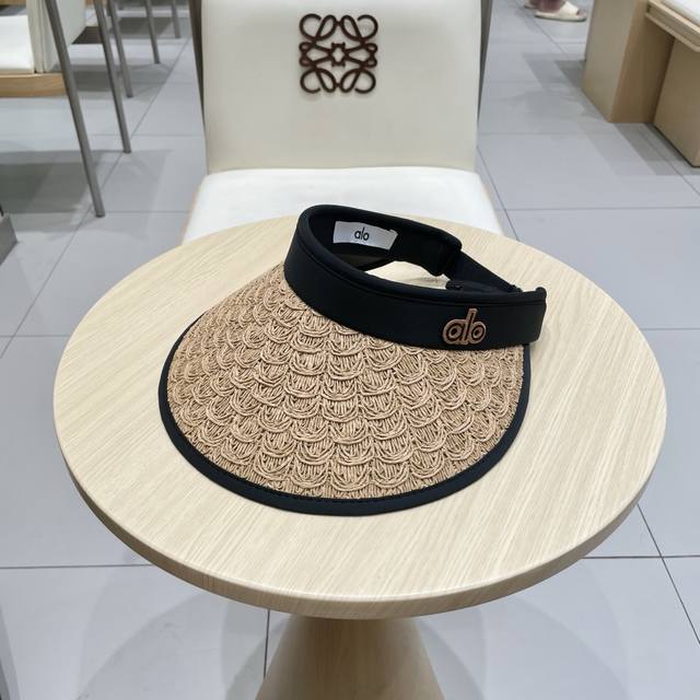 Alo New hollow top hat! Textured splicing hat shape is very good to it DDD