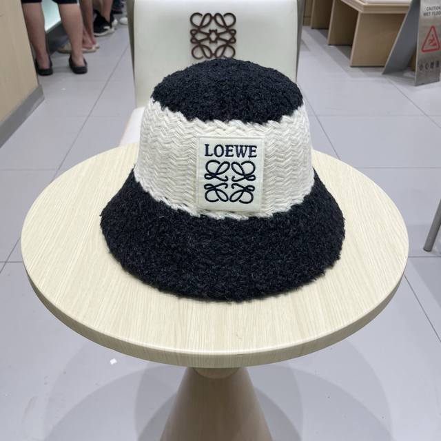 LOEWE Loewe plush striped bucket hat autumn and winter foldable face small warm