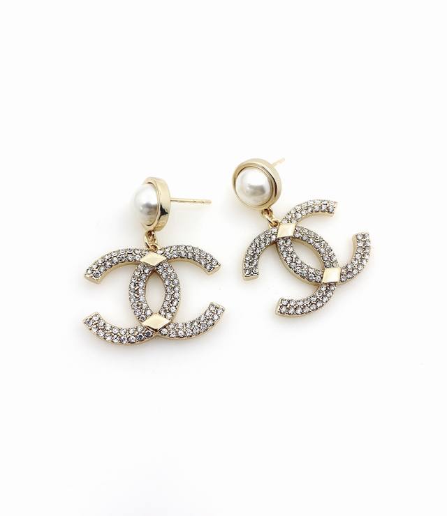 Xiaoxiang double C earrings, high-end quality, same material as the counter, re