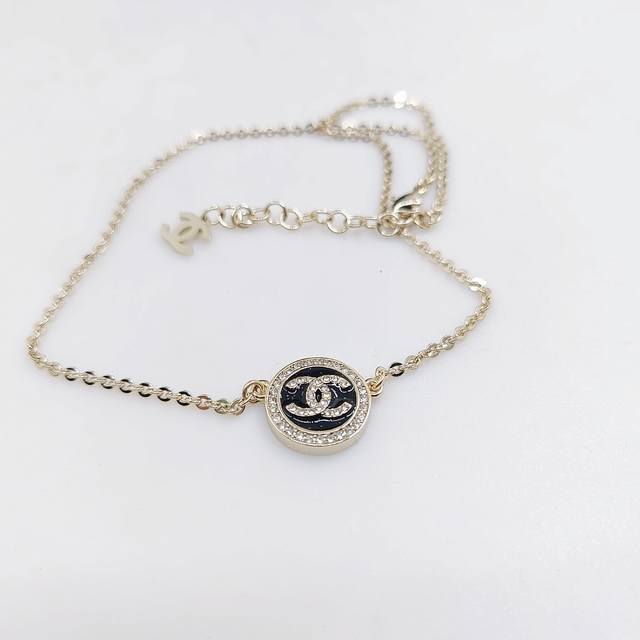 Ch*Nel latest light gold round black necklace consistent Zp brass material DDD