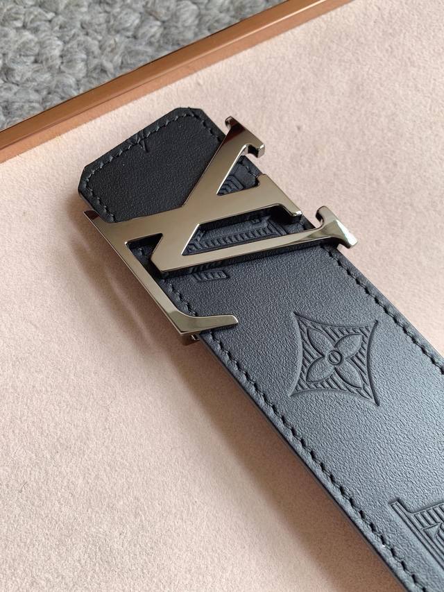Donkey Brand ~ This L~V Pyramide belt, made of natural cowhide with Louis Vuitt