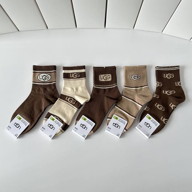 Special packaging Lululemon's new mid-length stacked socks! Five pairs per box,